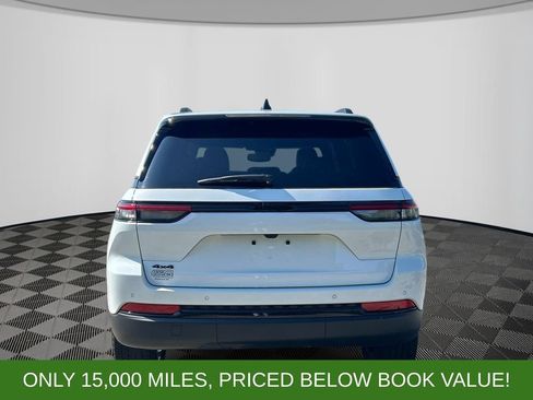 Used 2024 Jeep Grand Cherokee Altitude AWD/4WD image 4