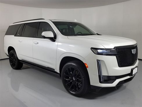 Used 2022 Cadillac Escalade ESV Sport Platinum w/ LPO, ONYX Package image 1