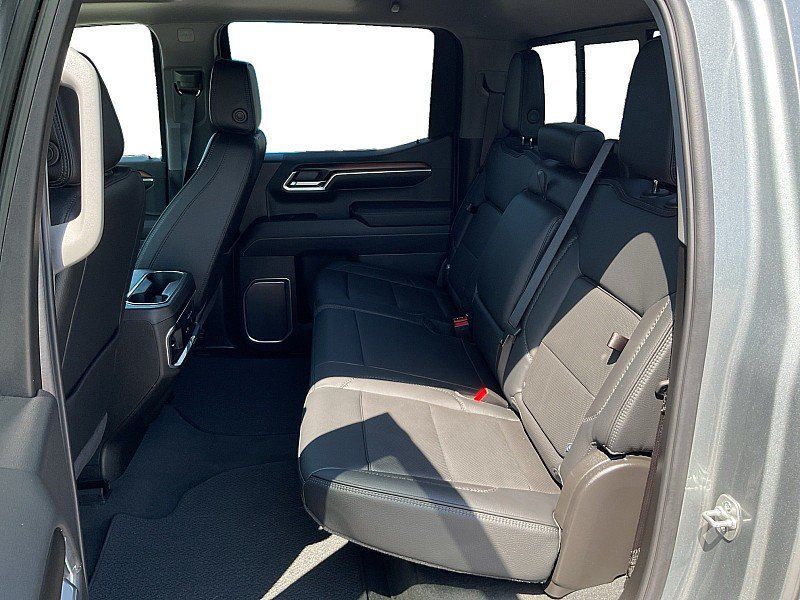 Used 2025 GMC Sierra 1500 Denali AWD/4WD image 11