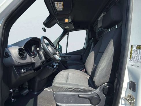 Used 2022 Mercedes-Benz Sprinter 1500 image 18