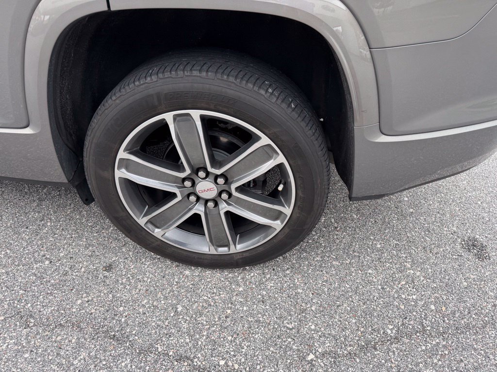 Used 2019 GMC Acadia Denali w/ Technology Package FWD image 10