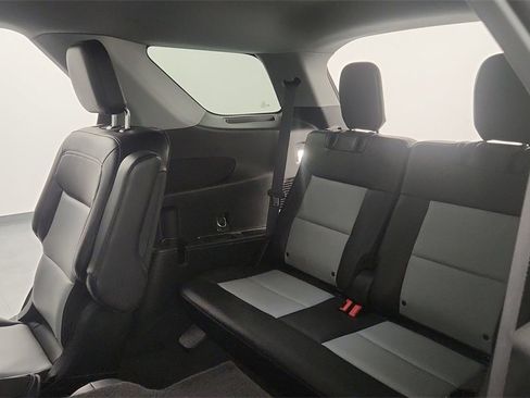 Used 2022 Ford Explorer XLT w/ Equipment Group 202A image 17