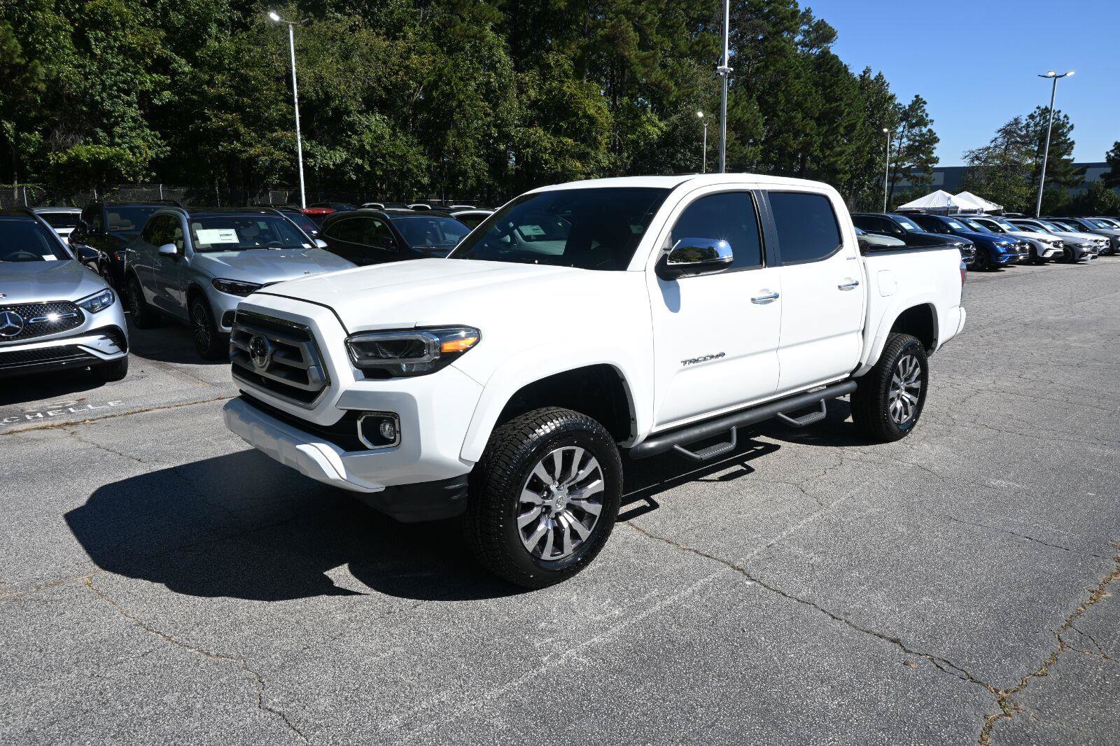 Used 2020 Toyota Tacoma Limited RWD image 1