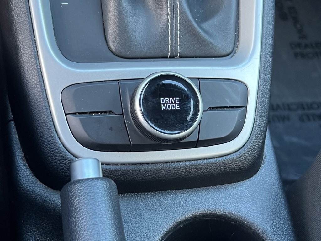 Used 2025 Hyundai Venue SEL FWD image 30