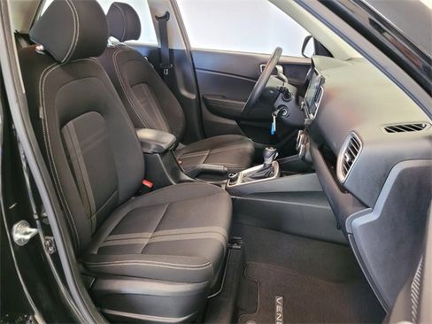 Used 2020 Hyundai Venue SEL w/ Convenience Package image 13