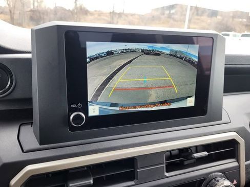 Used 2025 Toyota Tacoma SR image 17