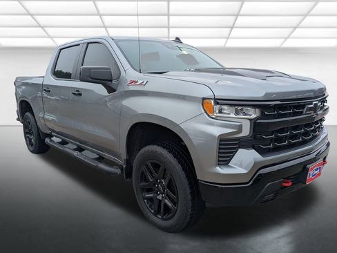 Used 2025 Chevrolet Silverado 1500 LT Trail Boss w/ Convenience Package II AWD/4WD image 1