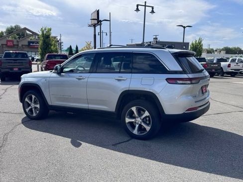 Used 2023 Jeep Grand Cherokee 4WD 4xe image 4