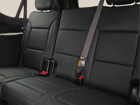 Used 2025 GMC Yukon XL Denali w/ Denali Reserve Package image 9