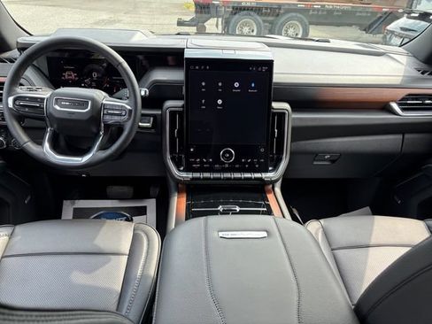 Used 2026 GMC Yukon XL Denali w/ Sun & Power Step Package AWD/4WD image 21