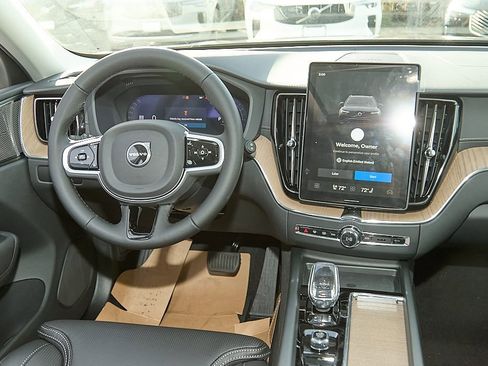 New 2026 Volvo XC60 B5 Ultra w/ Protection Package Premier image 22