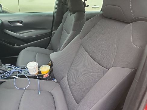 Used 2020 Toyota Corolla LE image 16