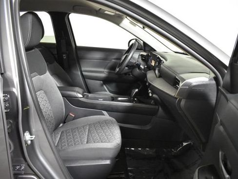 Used 2025 Nissan Kicks SV AWD/4WD image 31