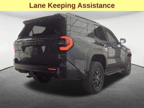 Used 2025 Toyota 4Runner SR5 AWD/4WD image 5