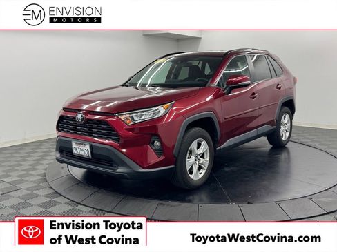 Used 2021 Toyota RAV4 XLE w/ XLE Grade Weather Package FWD image 1