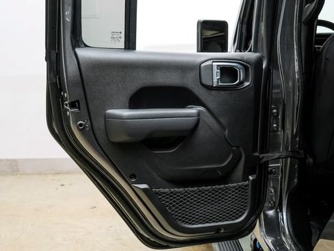 Used 2025 Jeep Gladiator Sport AWD/4WD image 77