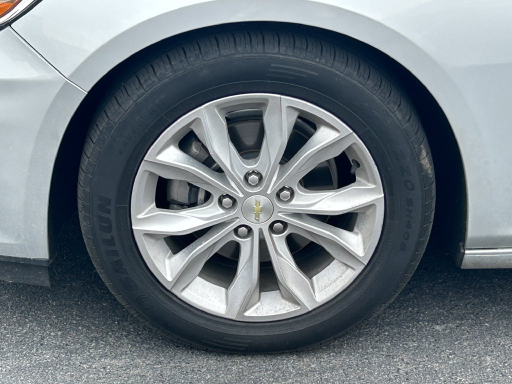 Used 2020 Chevrolet Malibu LT FWD image 13