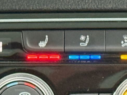 Used 2021 Volkswagen Atlas Cross Sport SEL Premium R-Line image 26