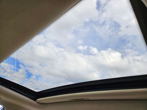 Used 2010 Hyundai Elantra GLS w/ Sunroof Pkg 3 FWD image 18