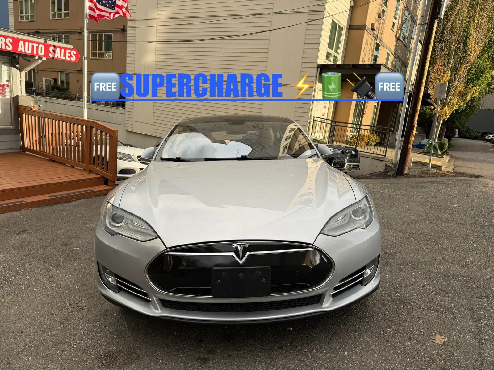 Used 2014 Tesla Model S 85 RWD image 2