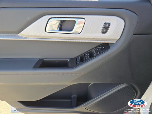 New 2026 Ford Explorer Active w/ Active Comfort Package image 11