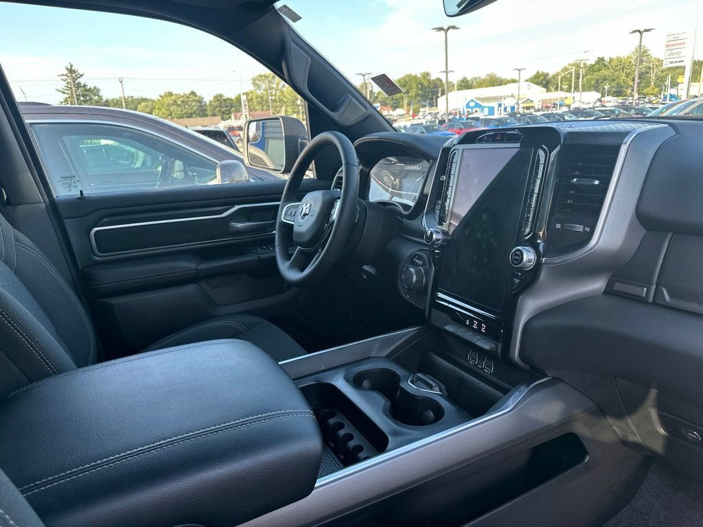 Used 2025 RAM 1500 Big Horn AWD/4WD image 5