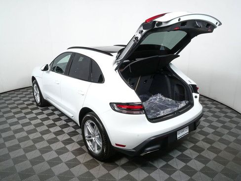 Used 2026 Porsche Macan AWD/4WD image 33