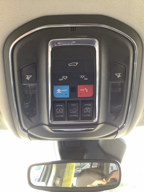 Used 2023 Jeep Grand Cherokee Limited AWD/4WD image 29