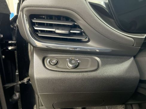 Used 2025 Buick Envista Preferred w/ Convenience I Package image 18