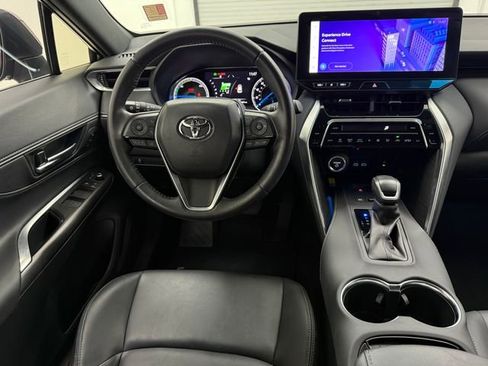 Used 2024 Toyota Venza XLE AWD/4WD image 32