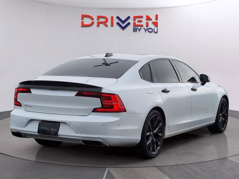 Used 2018 Volvo S90 T6 Momentum w/ Convenience Package AWD/4WD image 5