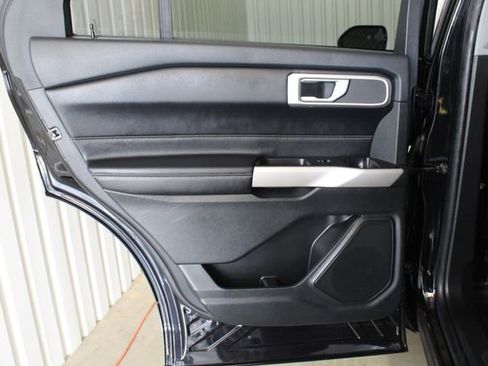 Used 2023 Ford Explorer XLT w/ Equipment Group 202A RWD image 18