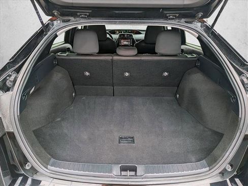 Used 2022 Toyota Prius LE image 6