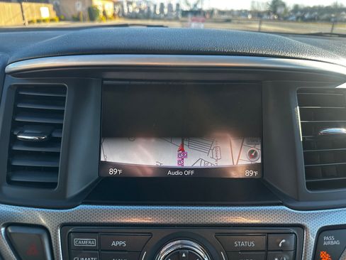 Used 2019 Nissan Pathfinder SL image 12