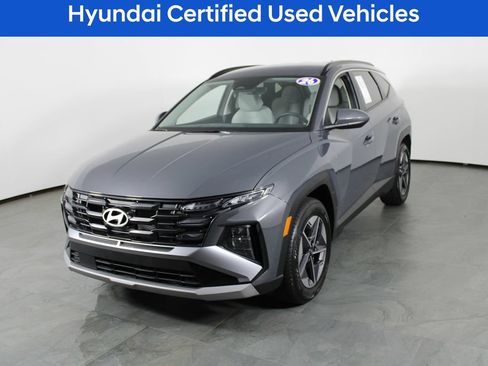 Used 2026 Hyundai Tucson SEL FWD image 2