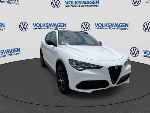 Used 2024 Alfa Romeo Stelvio Veloce AWD/4WD image 16