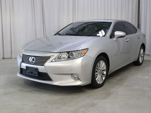 Used 2013 Lexus ES 350 w/ Luxury Pkg FWD image 39