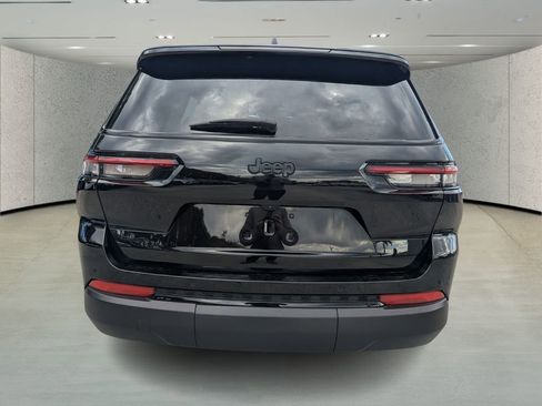 Used 2025 Jeep Grand Cherokee L Laredo image 4