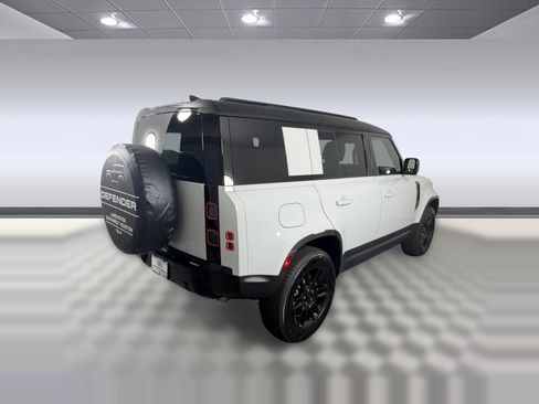New 2026 Land Rover Defender 110 S AWD/4WD image 9