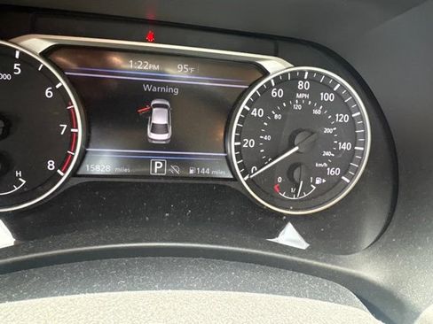 Used 2025 Nissan Sentra SR FWD image 5