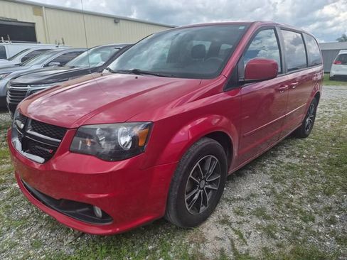 Used 2016 Dodge Grand Caravan SXT FWD image 3