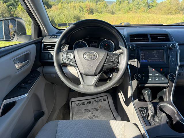 Used 2017 Toyota Camry LE FWD image 9