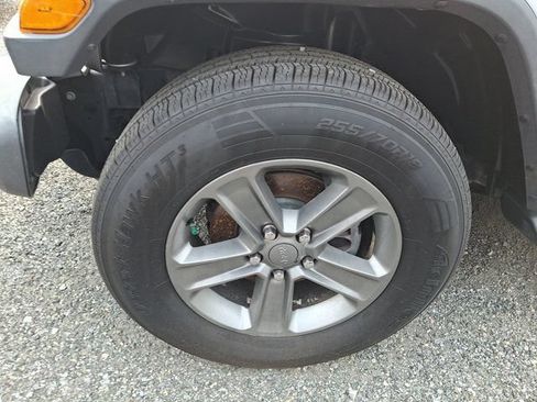 Used 2018 Jeep Wrangler Unlimited Sahara AWD/4WD image 3