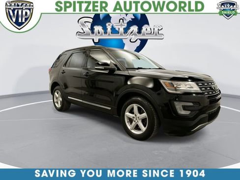 Used 2017 Ford Explorer XLT AWD/4WD image 2