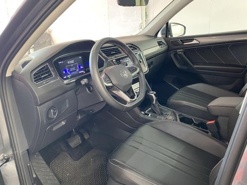 Used 2022 Volkswagen Tiguan SE image 22