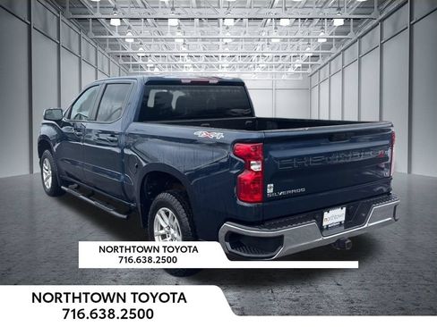 Used 2021 Chevrolet Silverado 1500 LT AWD/4WD image 4