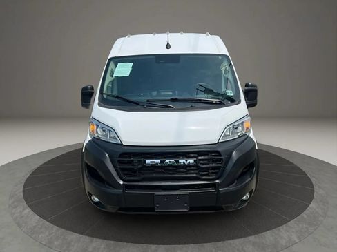 Used 2025 RAM ProMaster 2500 w/ Convenience Group FWD image 2