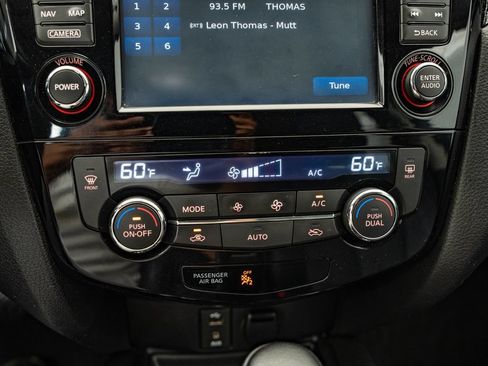 Used 2015 Nissan Rogue SL AWD/4WD image 35