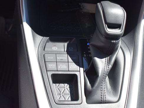 Certified 2025 Toyota RAV4 XLE w/ Convenience Package AWD/4WD image 13