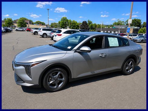 Used 2025 Kia K4 FWD image 1